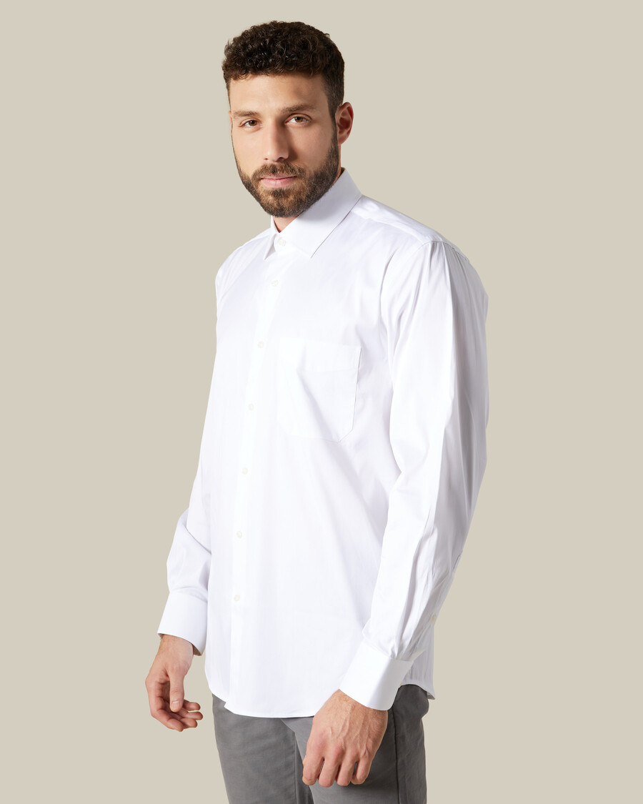 camisa de bolsillo de corte regular