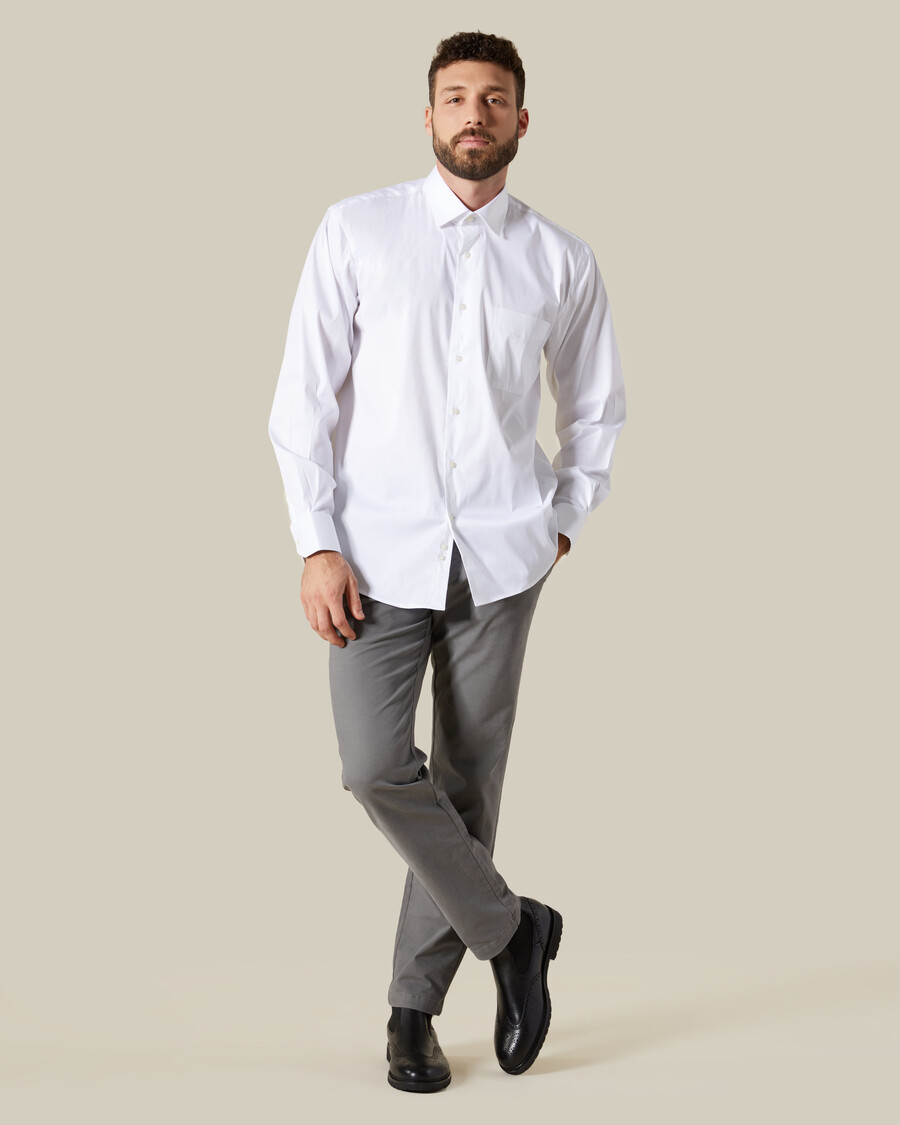 camisa de bolsillo de corte regular