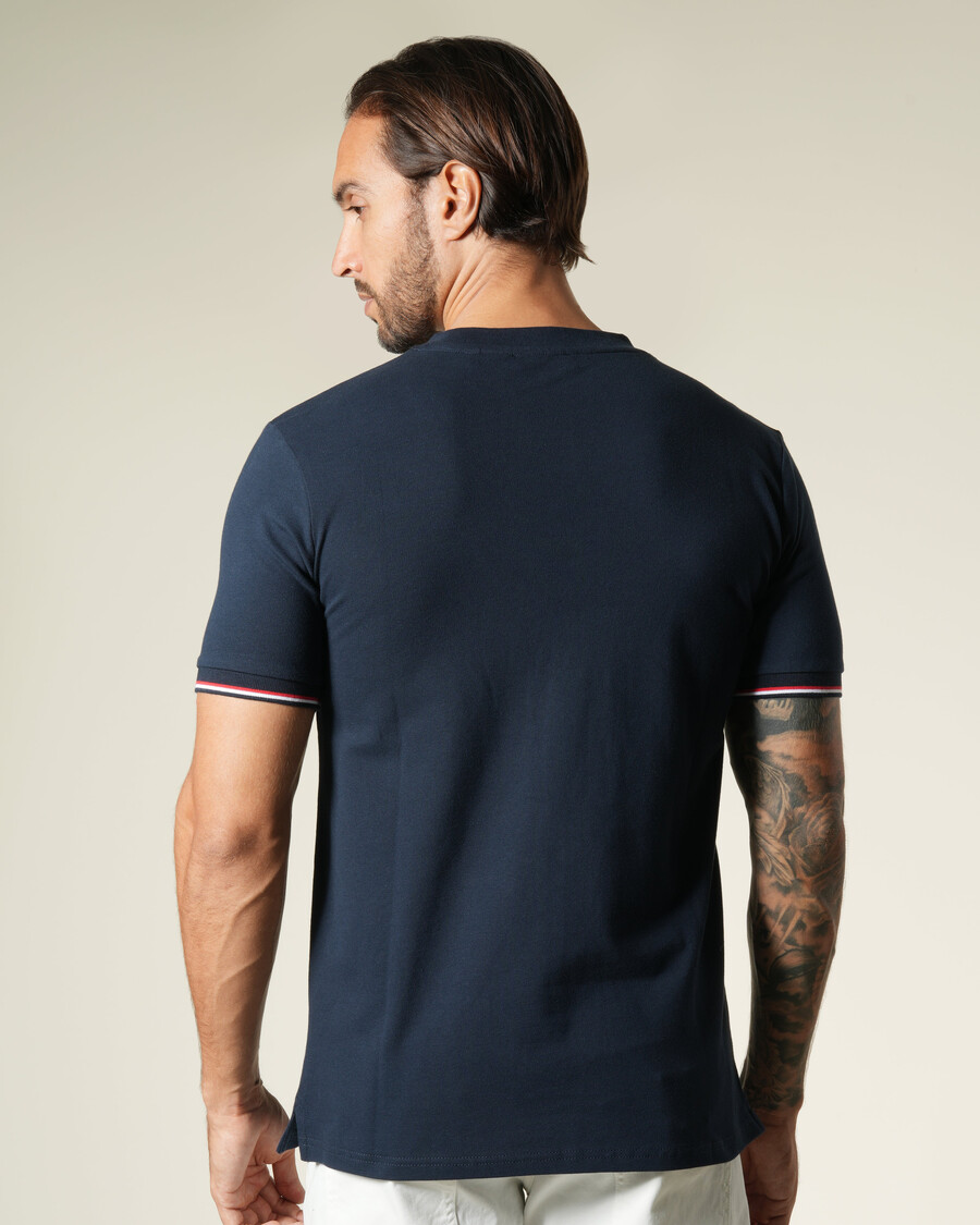 camiseta con puños a rayas