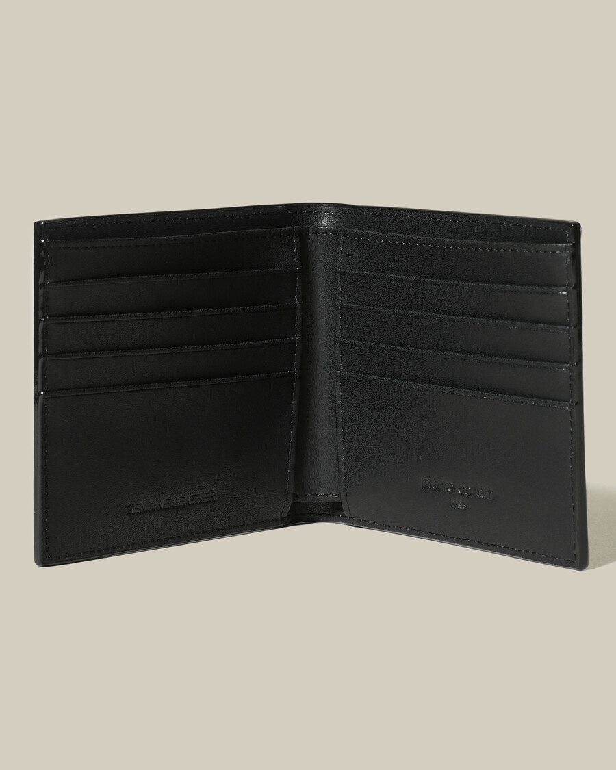 cartera plegable adornada con la marca