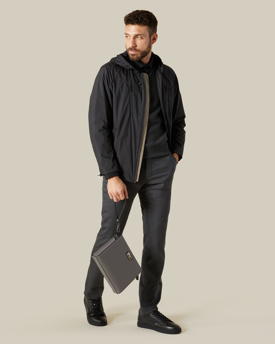 parka con capucha
