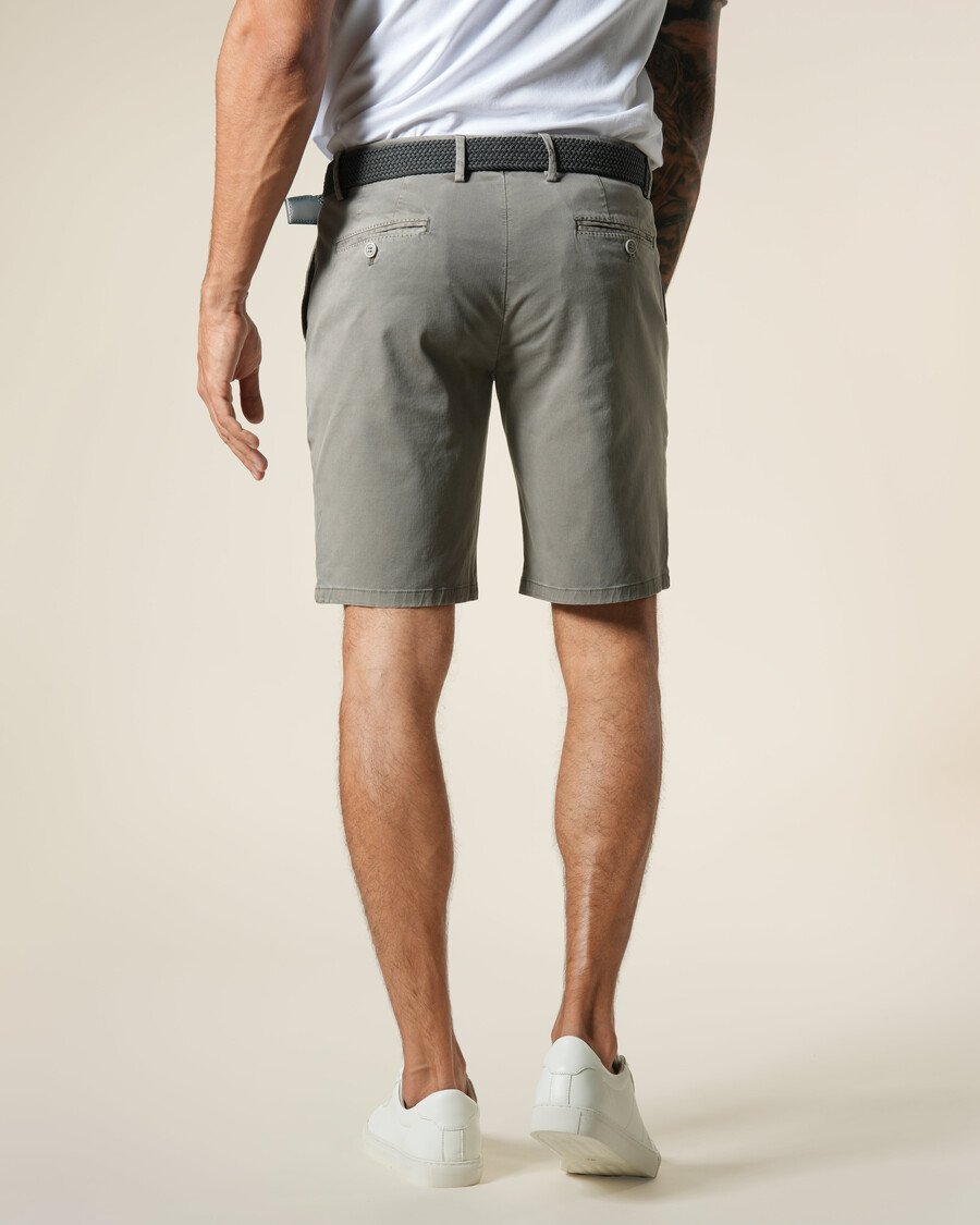 bermudas de corte ajustado