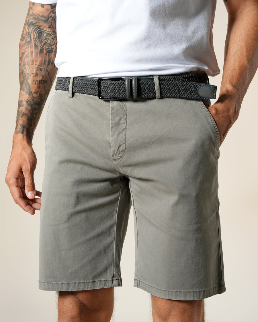 bermudas de corte ajustado