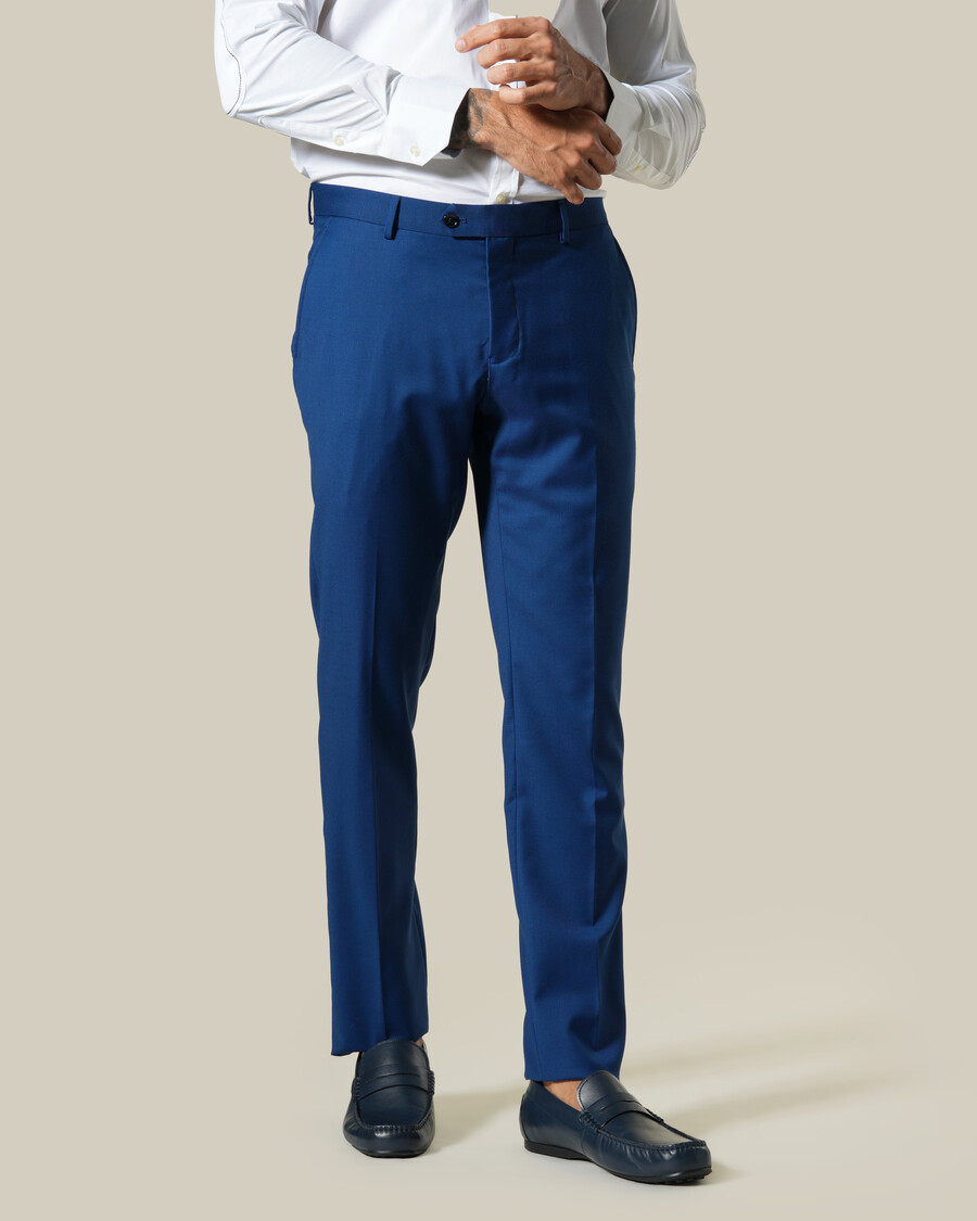 pantalones de vestir azul marino de corte entallado