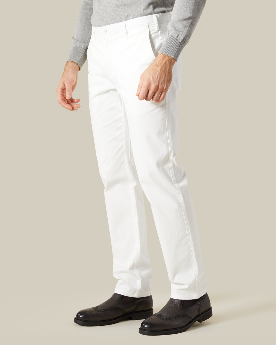 pantalones chinos ajustados