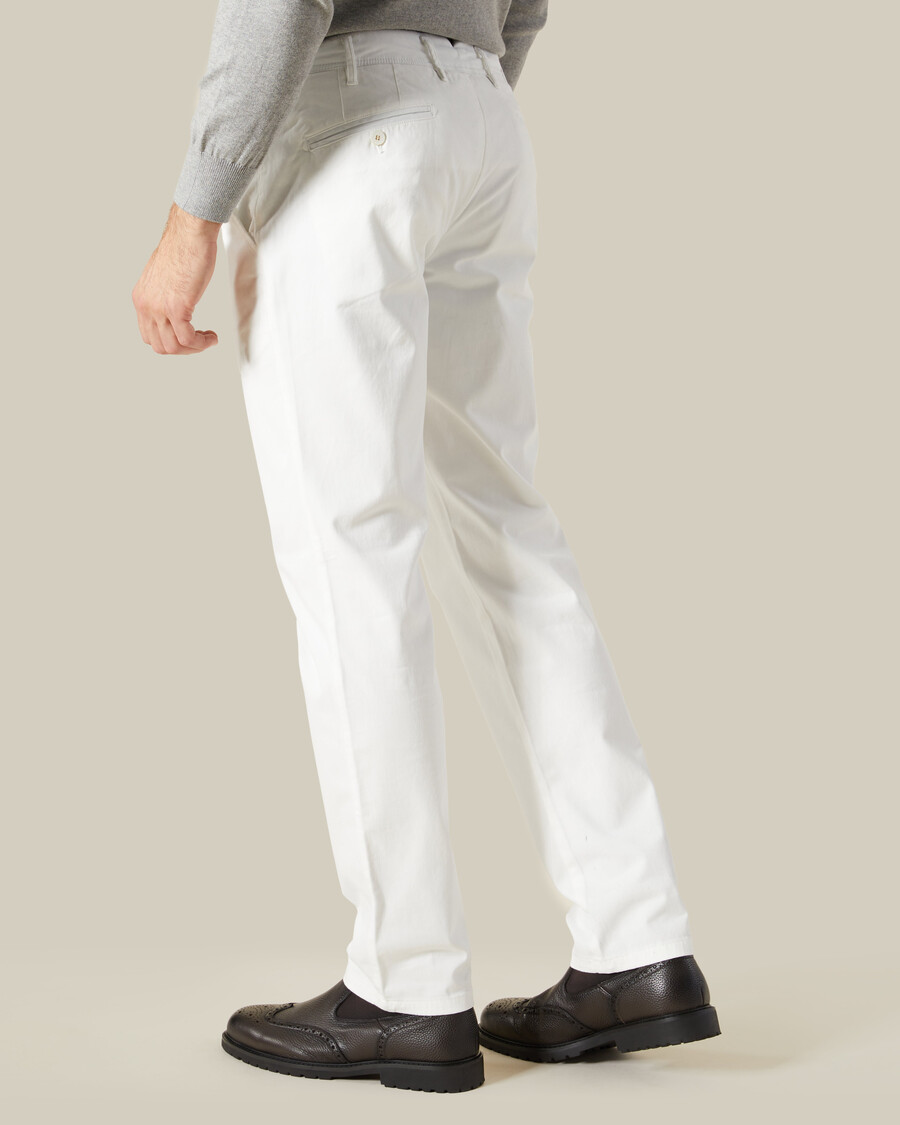 pantalones chinos ajustados