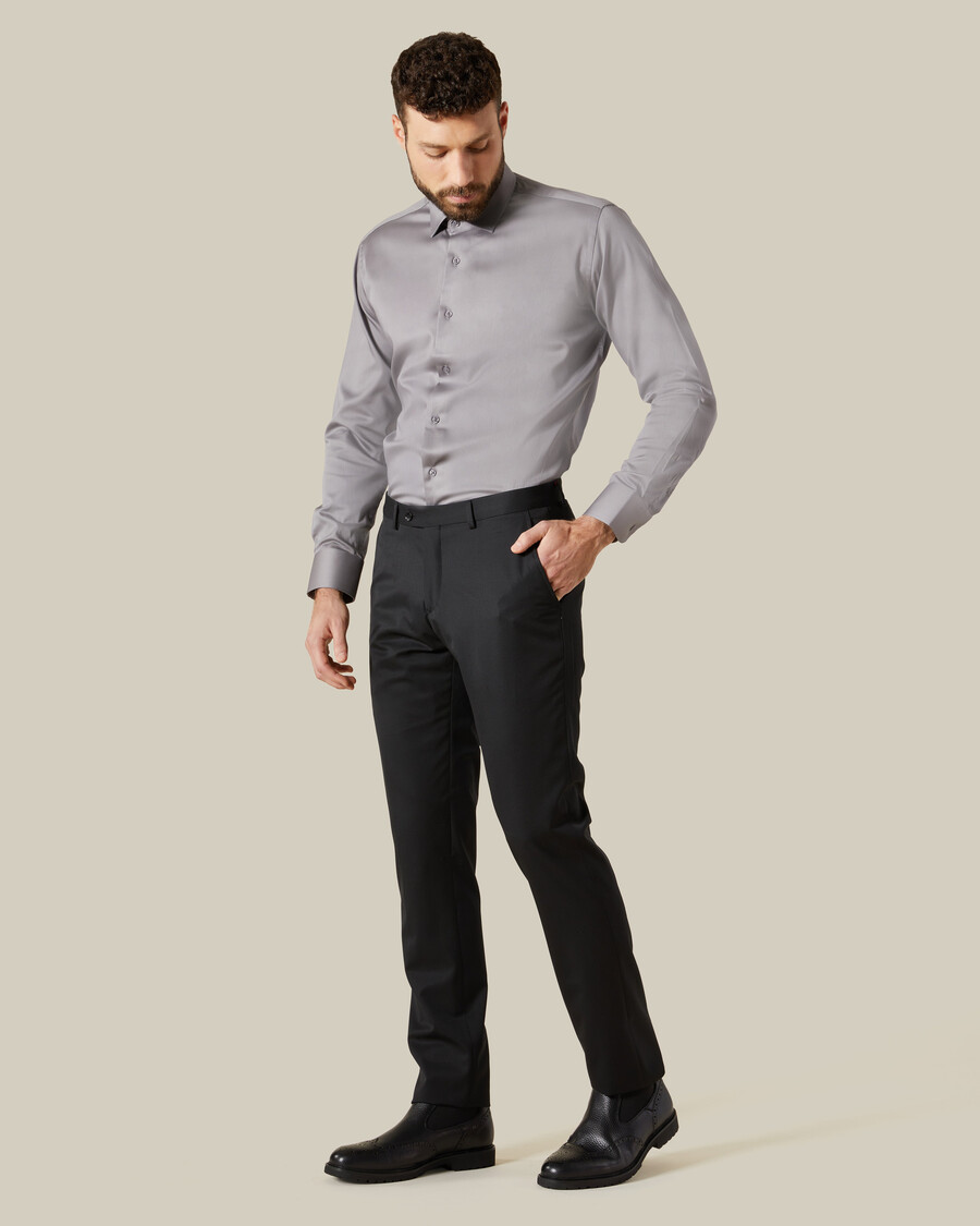 pantalones formales de corte entallado