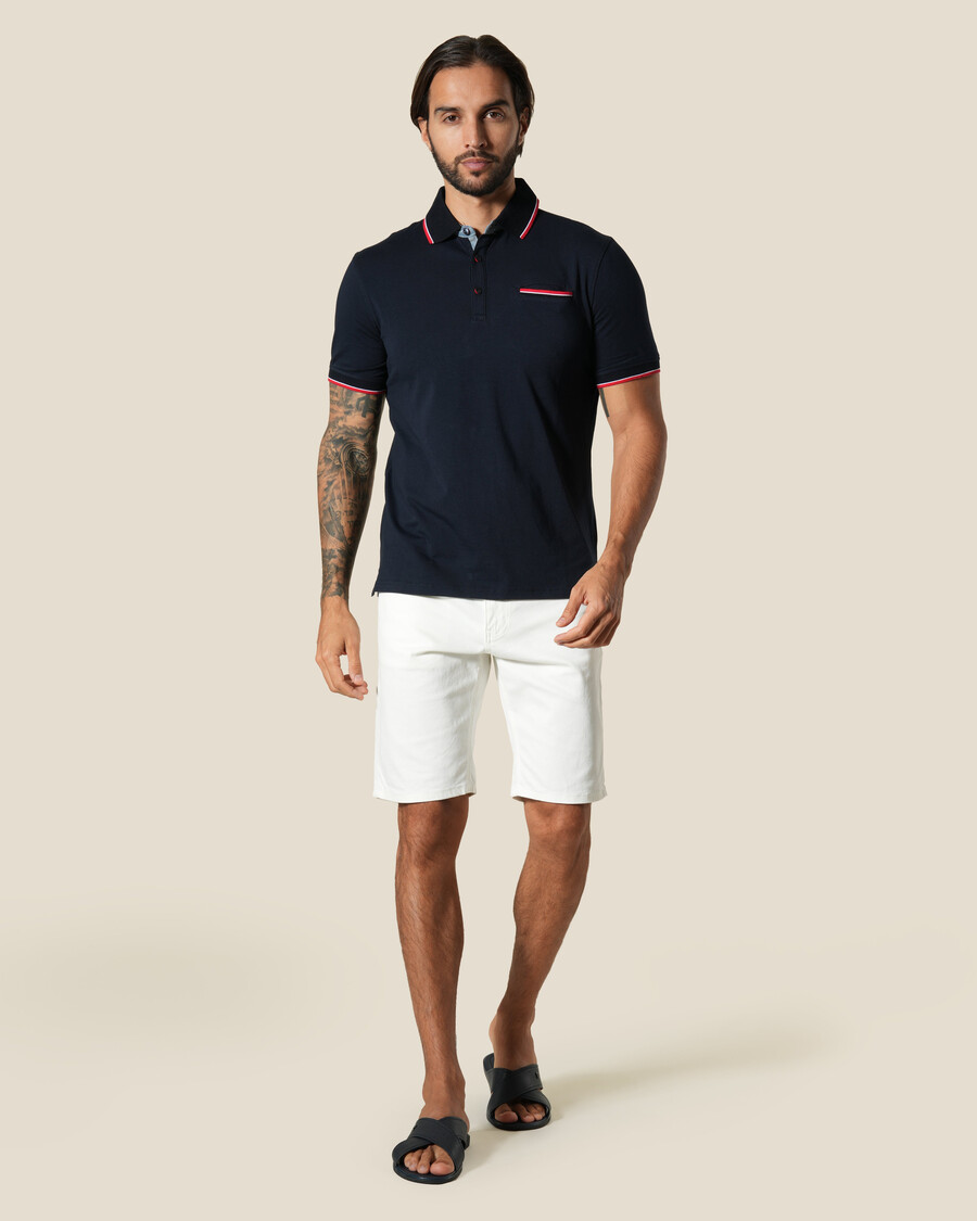 polo con ribete en contraste