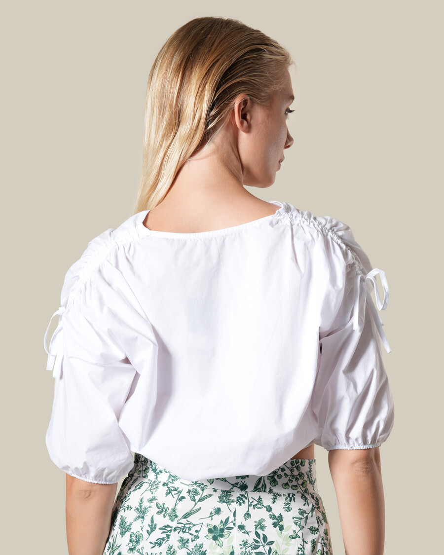 top de algodón blanco con cordón