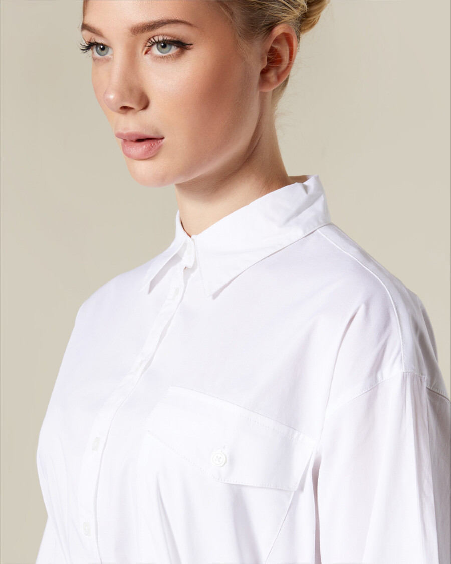 camisa con detalle de corbata