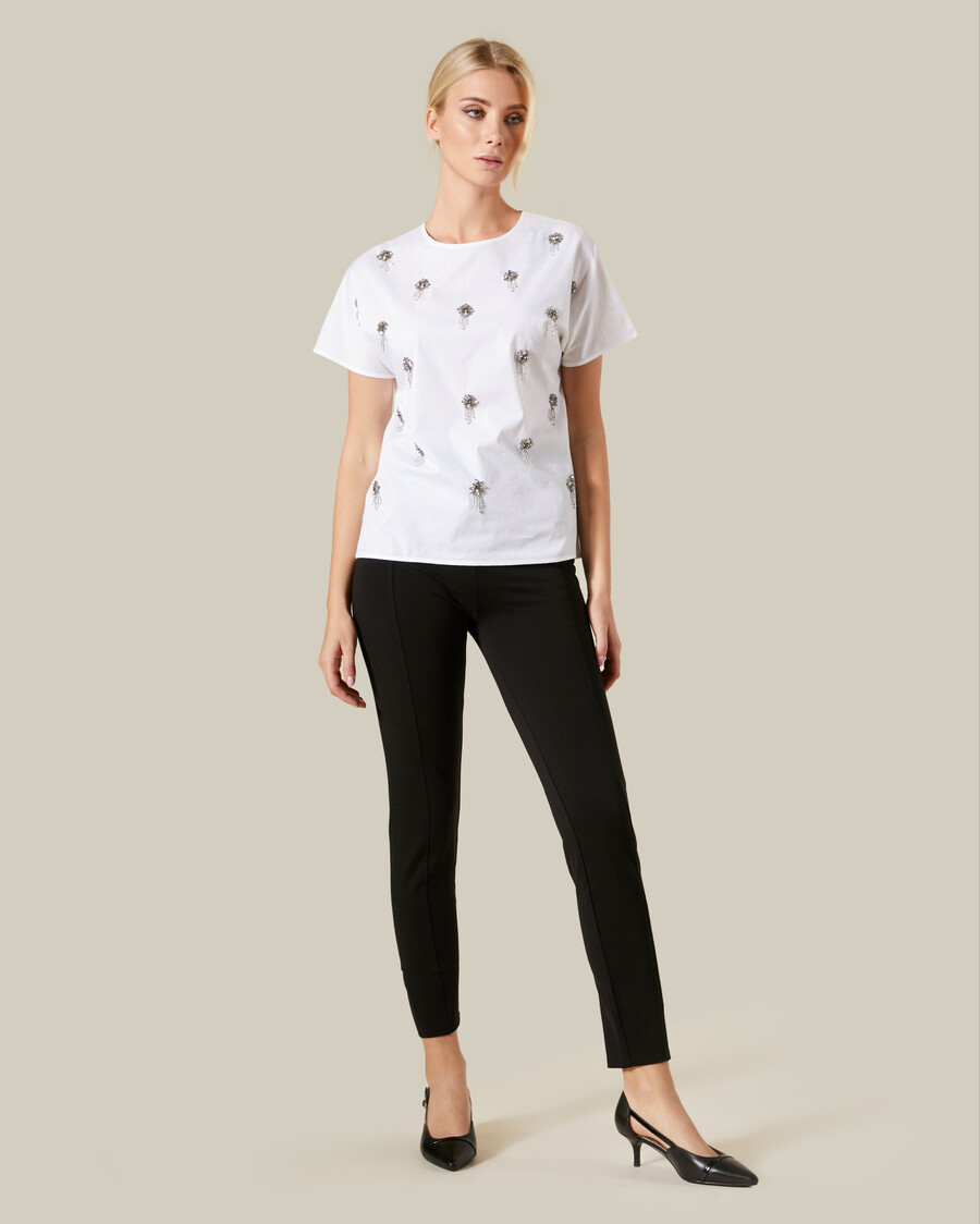 camiseta adornada