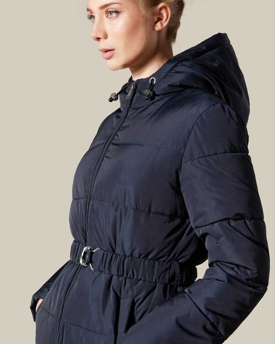 chaqueta acolchada con cinturón