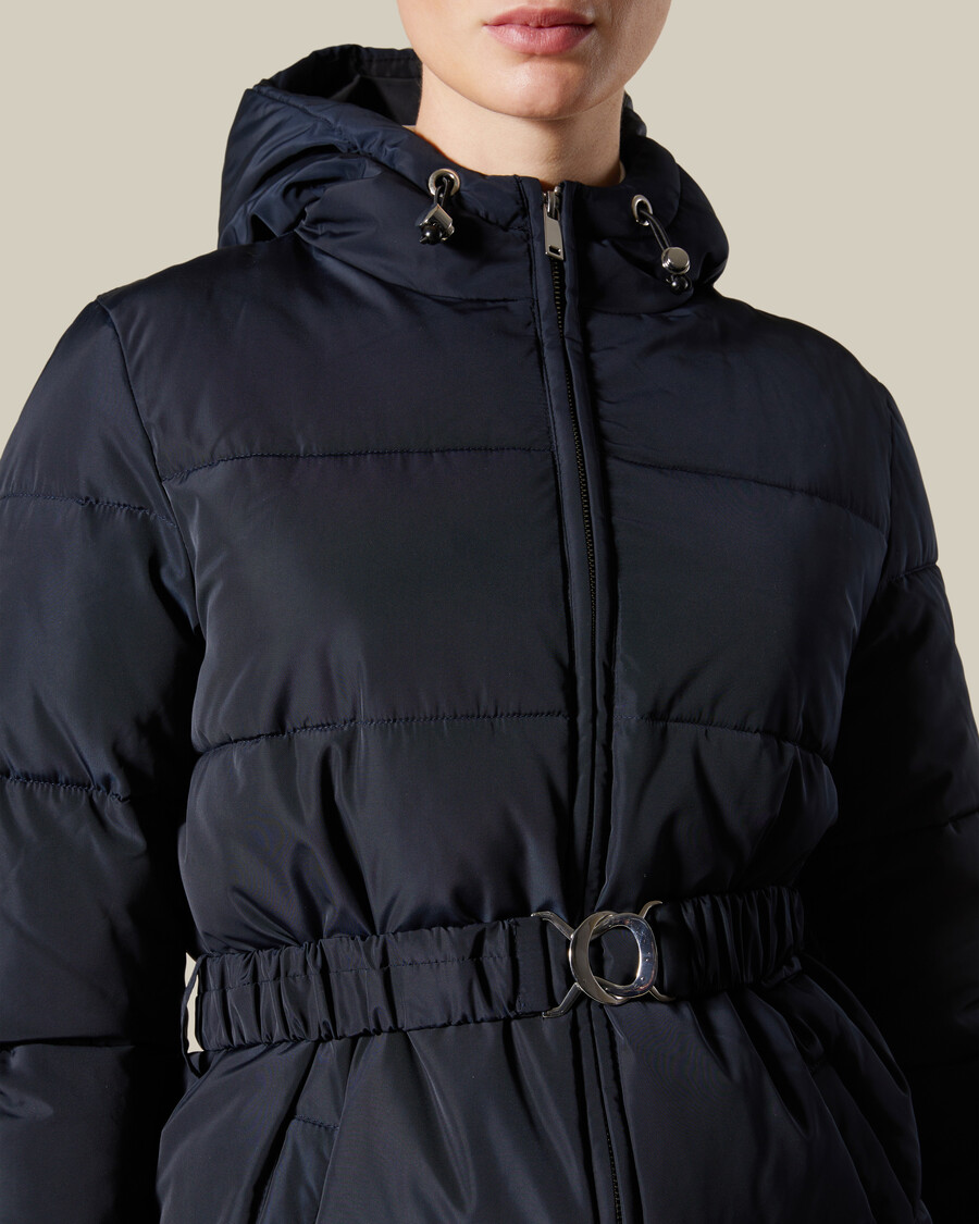chaqueta acolchada con cinturón