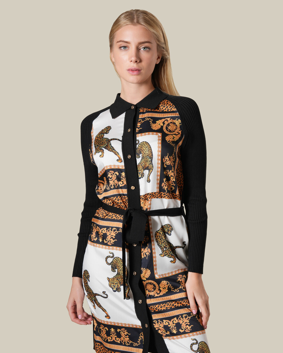 vestido con estampado barroco de leopardo