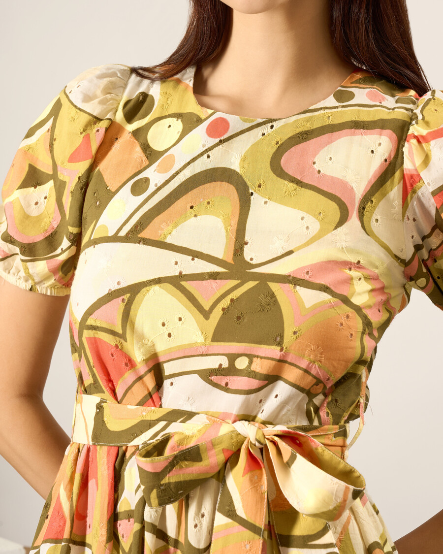 vestido de algodón con estampado de inspiración retro